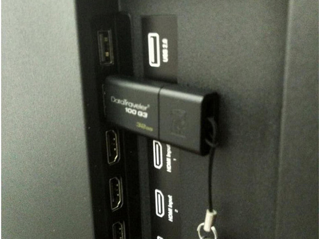 USB in Ihren Fernseher stecken